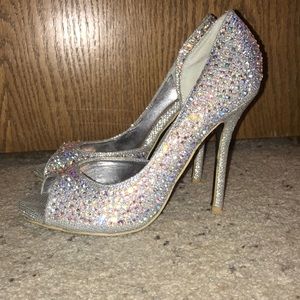Heels size 7 perfect for prom! Sparkly